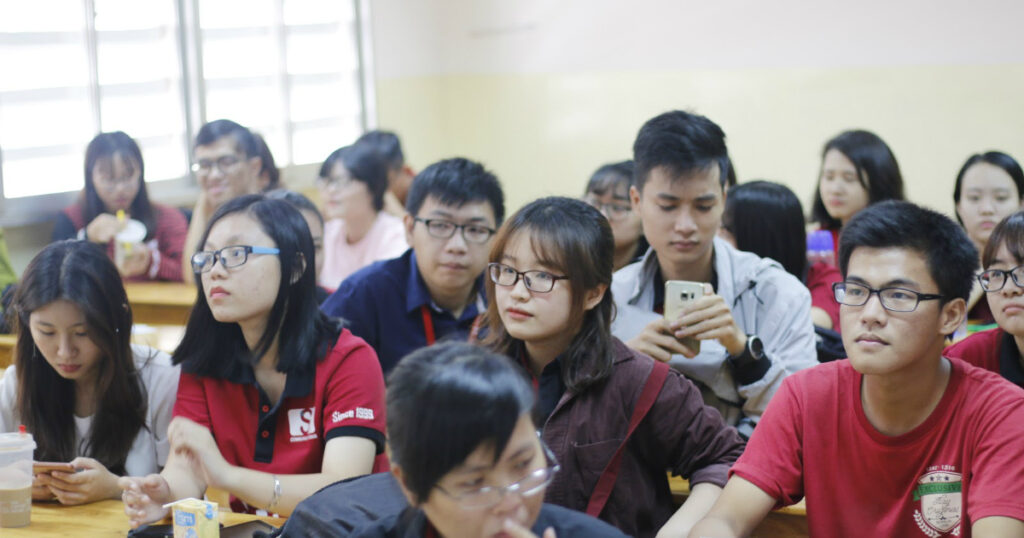 Họp F.A.R.M Tháng 9/2017: Những Câu Chuyện Sắp Tới Của Nhà S Đỏ